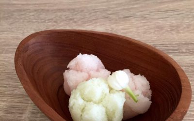 パステルカラーの蒸し菓子