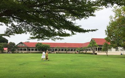 アユタヤの国立博物館の庭で